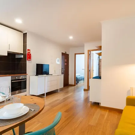 2-bed With A Charming Terrace At Intendente Lisbon