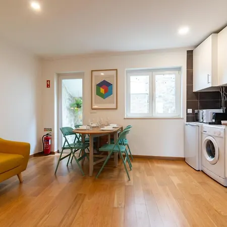 2-bed With A Charming Terrace At Intendente Apartment *