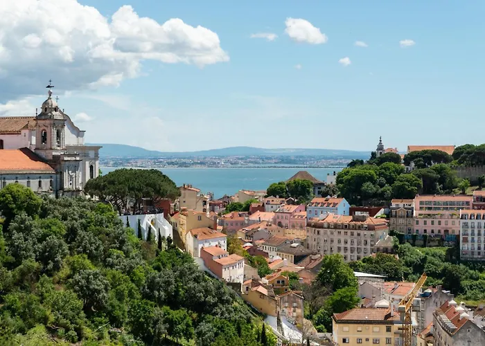 شقة 2-bed With A Charming Terrace At Intendente Lisboa