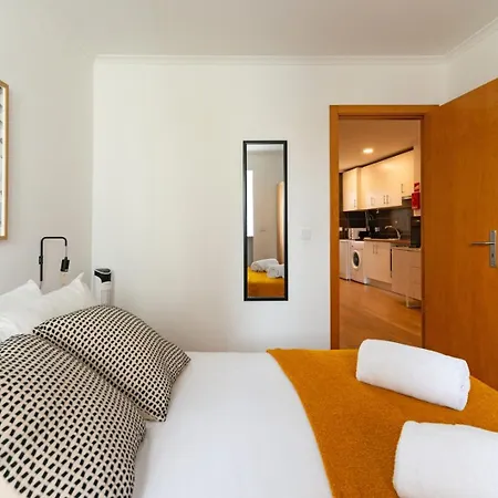 2-bed With A Charming Terrace At Intendente * Lissabon